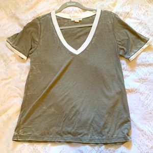 V neck tshirt
